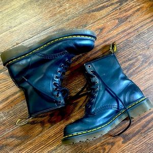 Dr Martens 1460 black boots size 6